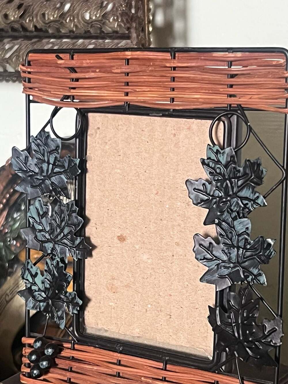 Wicker and Ivy Leaf Photo Frame, 3 X 5 Picture Display - ,